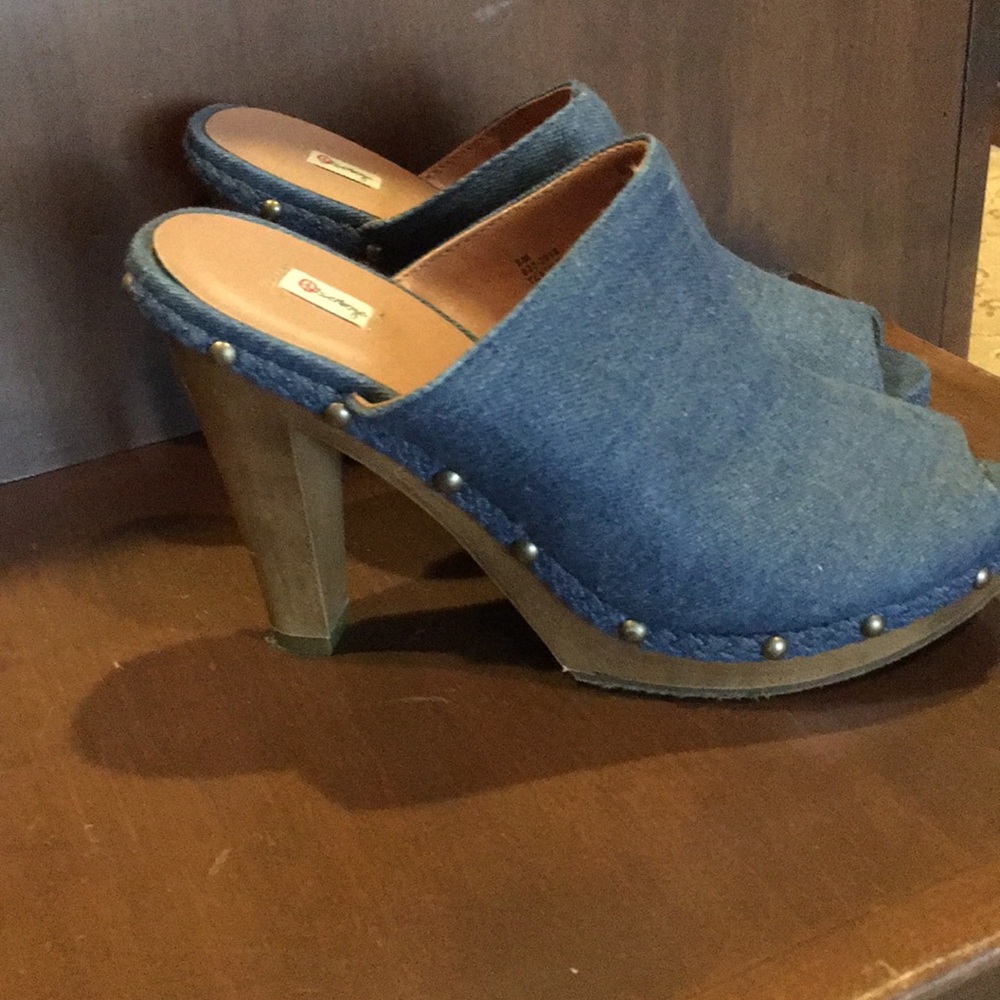 Open toe shoe